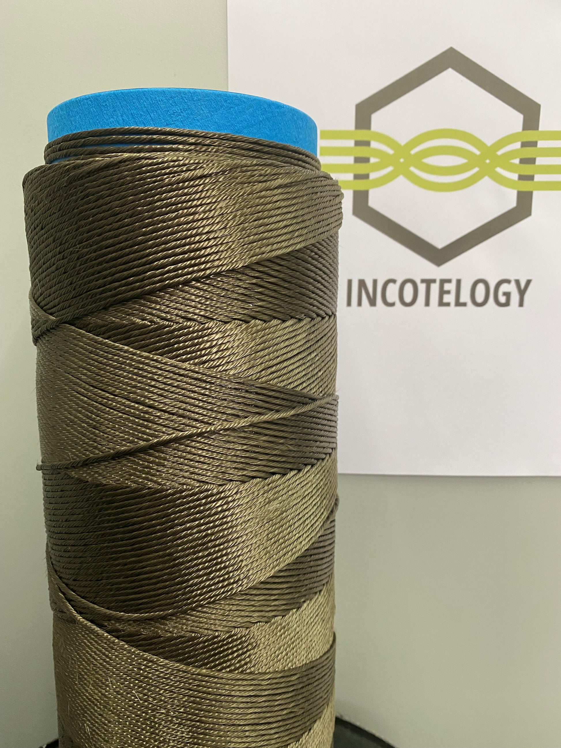 Fil torsadé en fibre de basalte 14 µm 3600 tex (400 tex x 9 Z75) encollage au silane pour EP, VE